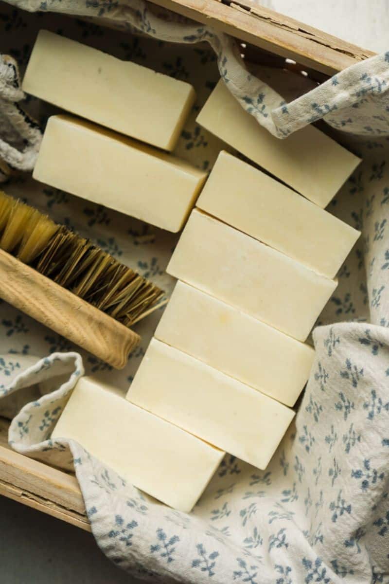 12 bars white cleaning soap in basket
