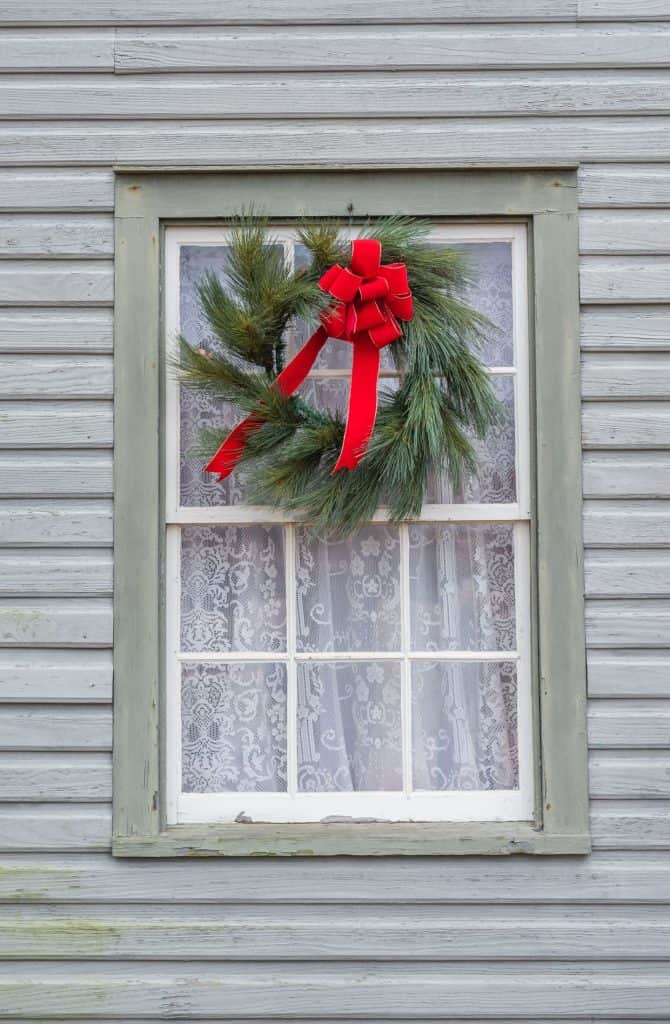 christmas wreath on outside window