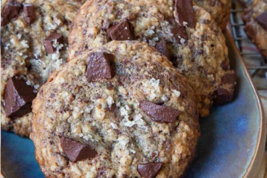 dark chocolate chunk cookies