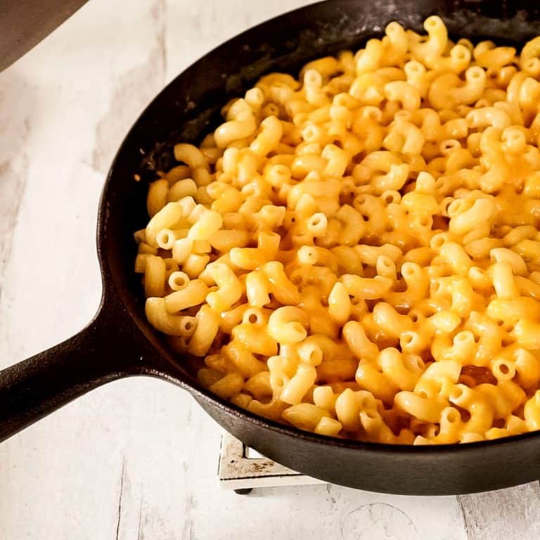 Cast Iron Skillet Mac and Cheese Heart's Content Farmhouse