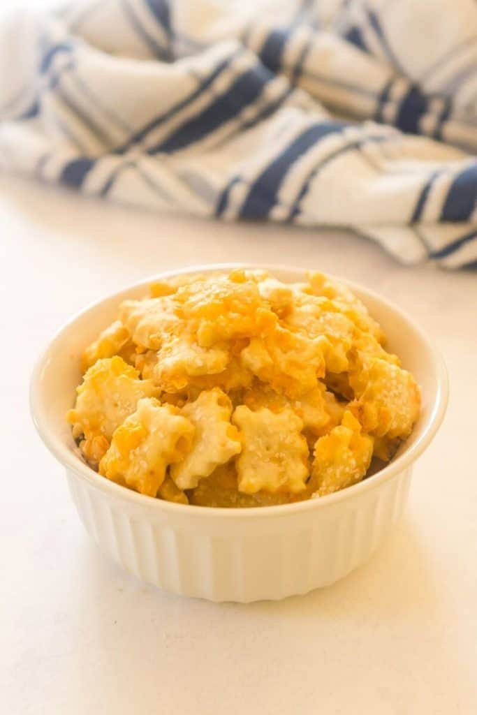 white bowl of cheese sourdough crackers