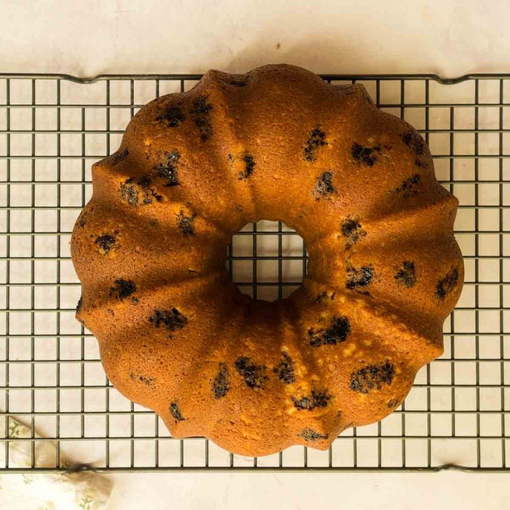 blackberry bundt care on wire cooling rack