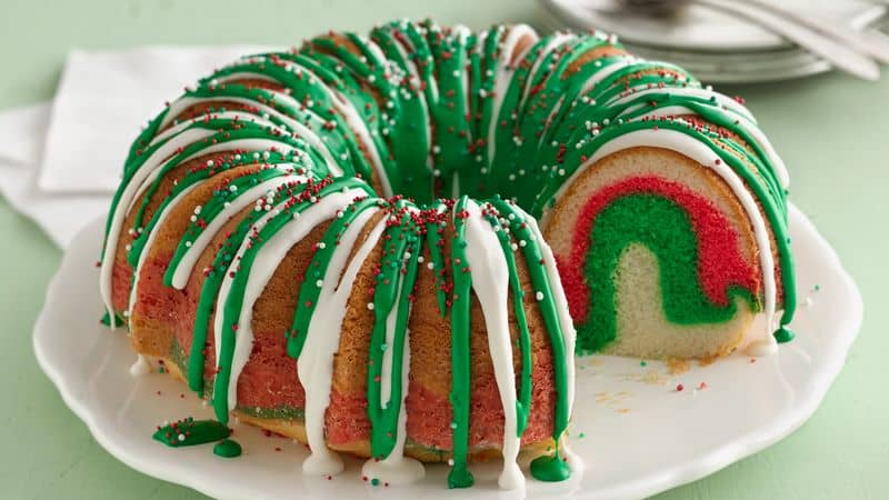 17 Beautiful Christmas Bundt Cakes to Make This Year