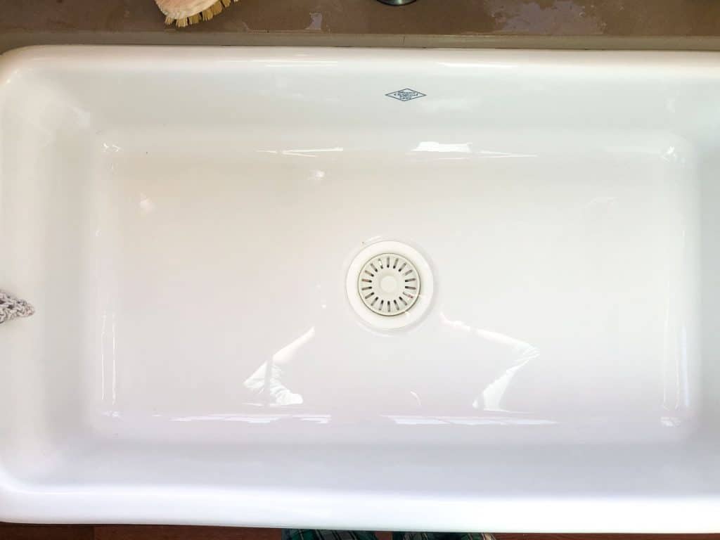 How to Clean a Farmhouse Sink