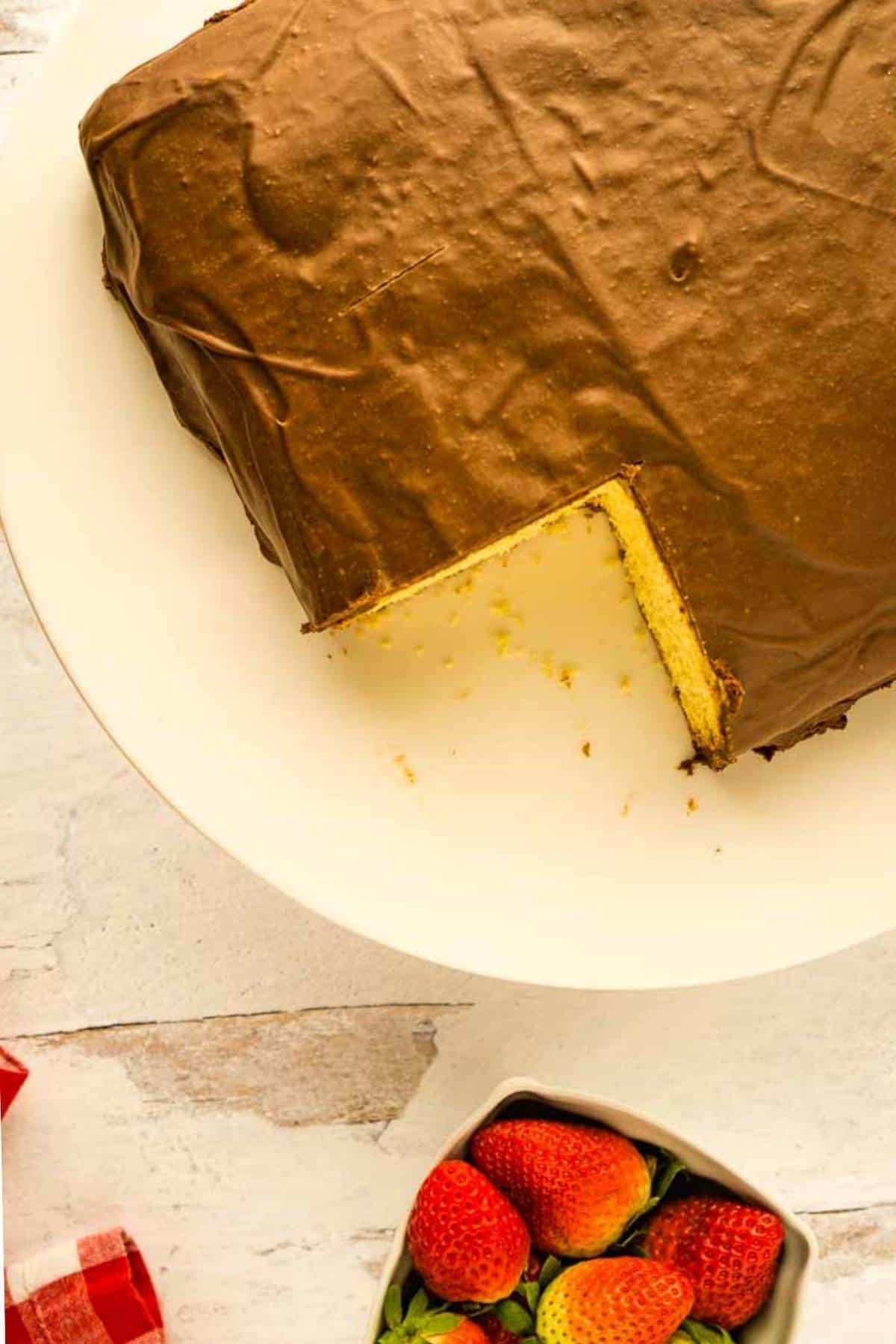 vanilla cake with hard chocolate icing on cake icing