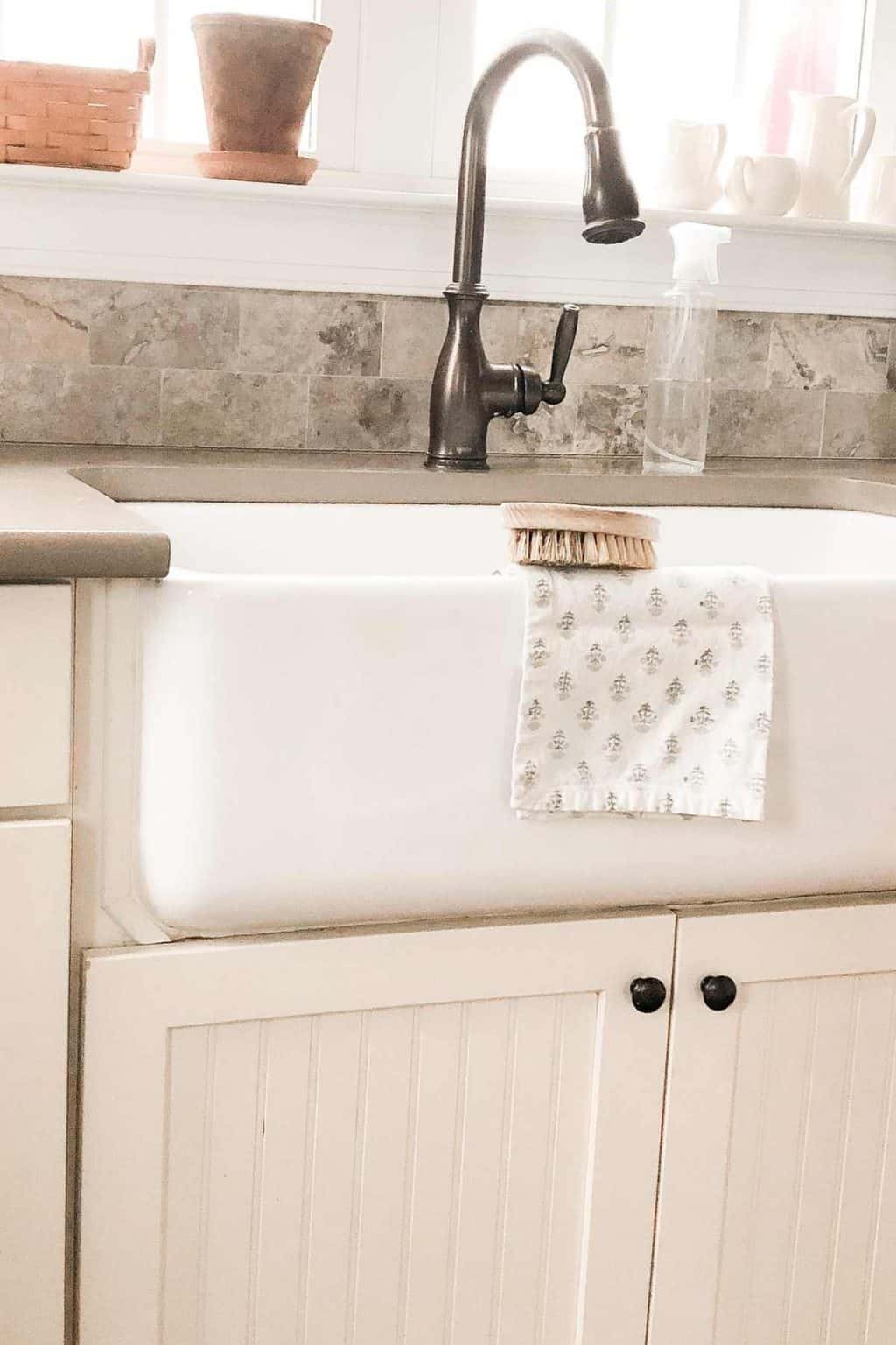 How to Clean a Farmhouse Sink