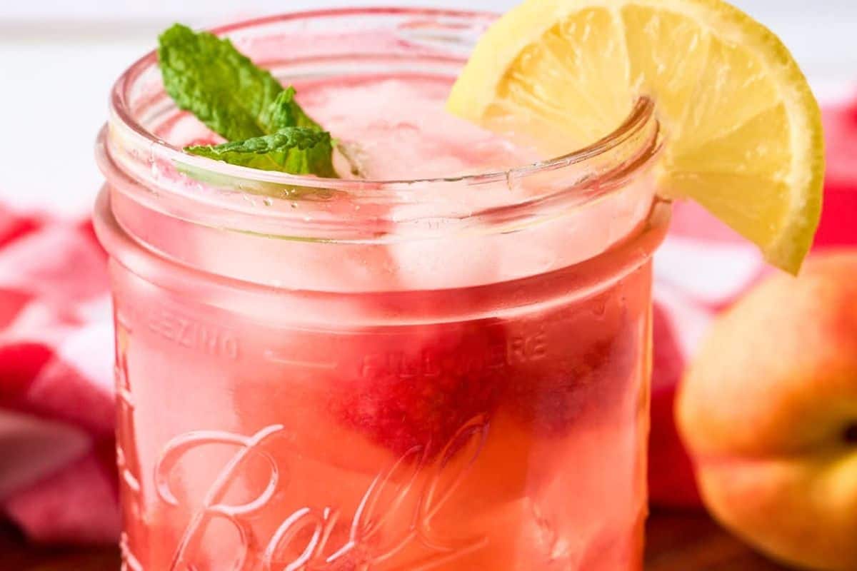 finished lemonade in mason jar with mint