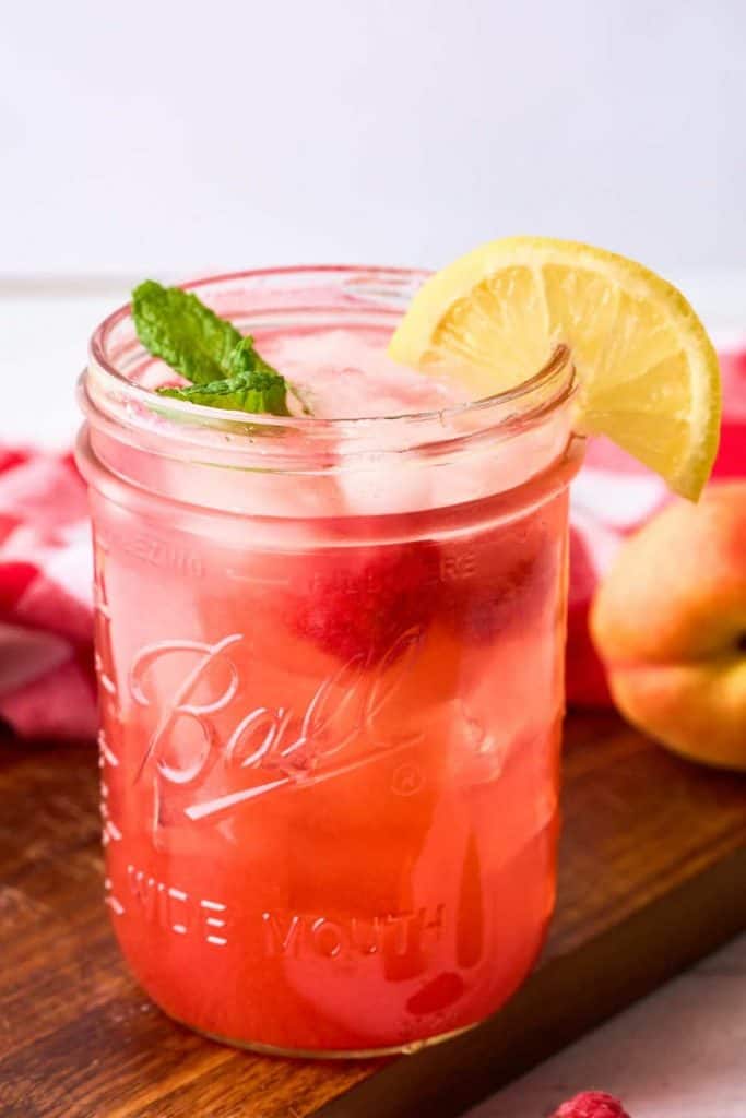 mason jar of lemonade with peaches