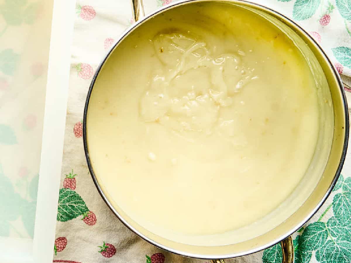 pot of soap batter showing thickened batter that has reached trace