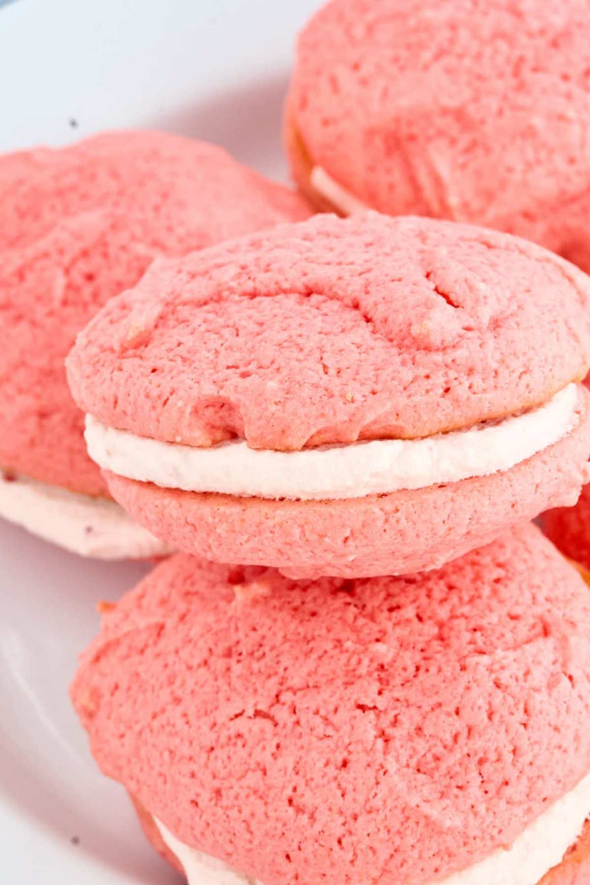 https://heartscontentfarmhouse.com/wp-content/uploads/2022/02/strawberry-whoopie-pie-feat-2.jpg