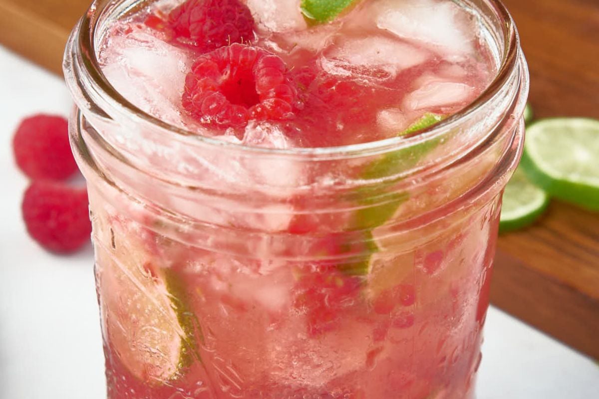 close view of raspberry mojitos