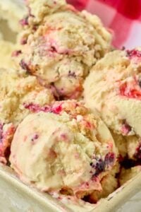 finished ice cream with golden oreos and berry swirl.