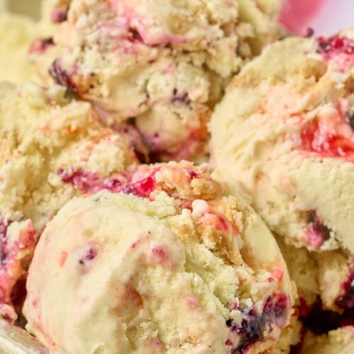 finished ice cream with golden oreos and berry swirl.
