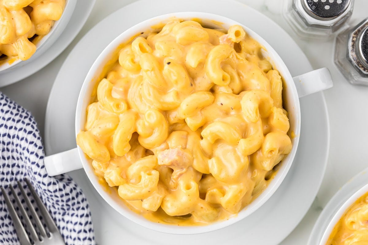 bowl of creamy ham mac and cheese.