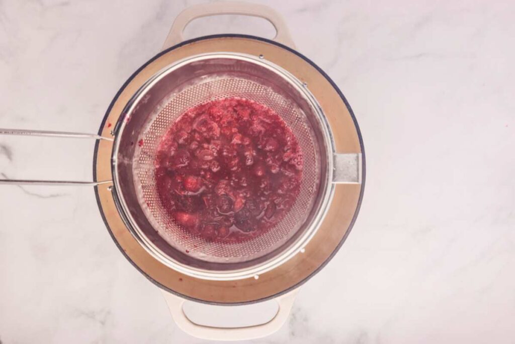 How to Can Cranberry Juice: A Winter Staple