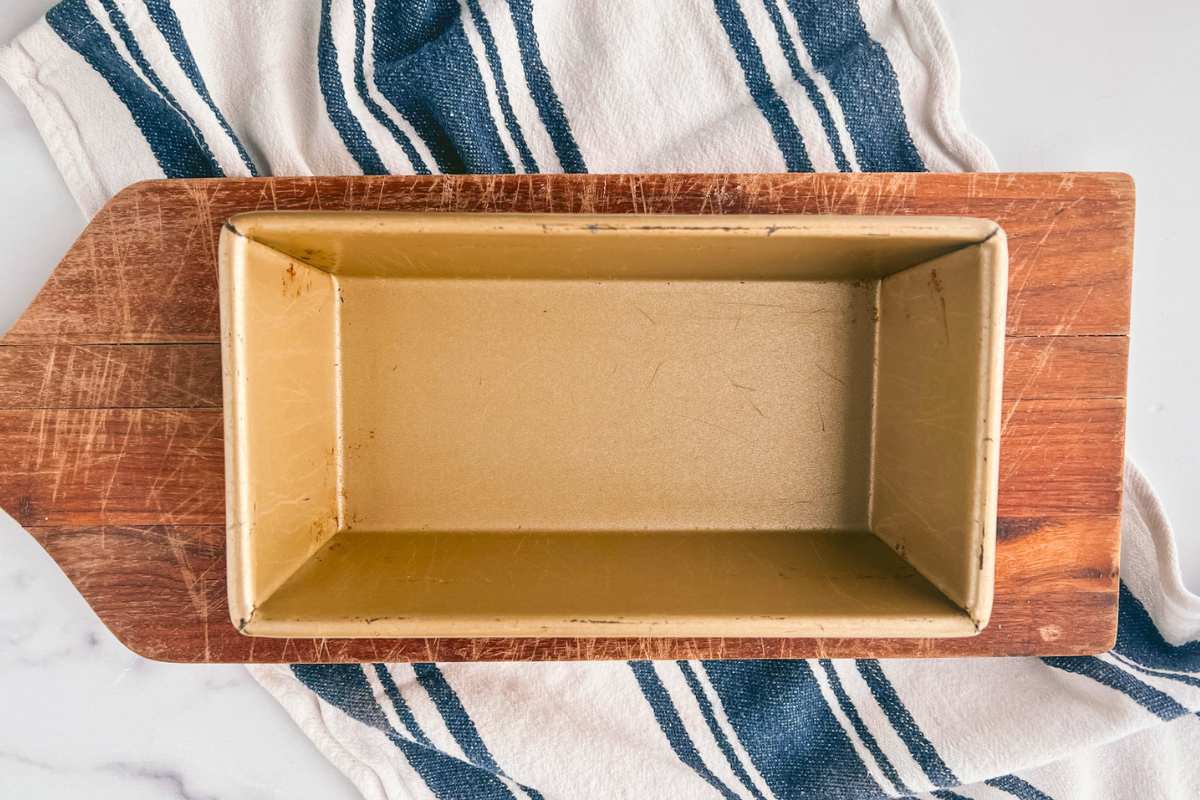 greased 9x5 inch loaf pan.