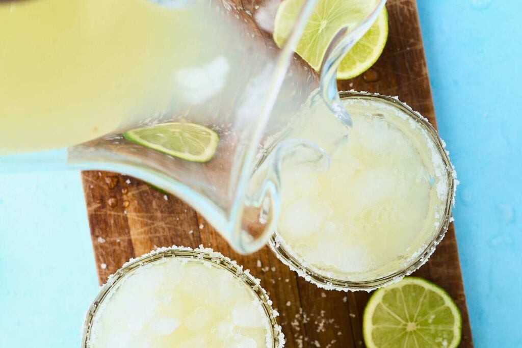 margarita poured into glasses.
