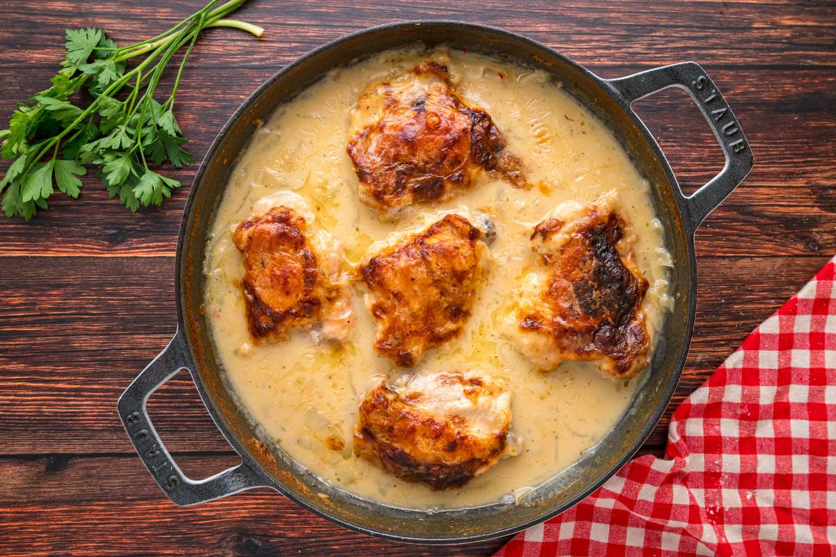 Finished smothered chicken in browned gravy.