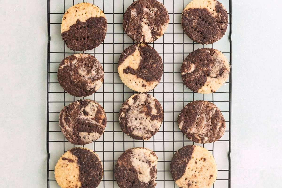 baked cookies on cooling rack.